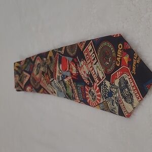 🚨2/$20🚨   MUSEUM Artifacts  100% Silk  Vintage